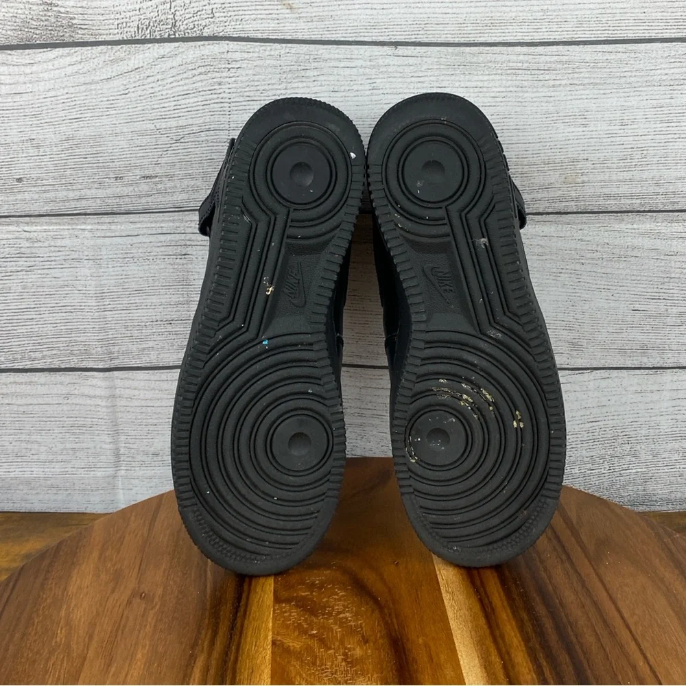 Nike Air Force 1 Mid Triple Black Shoe 314195-004 Men’s Size 7 / Womens Size 8.5